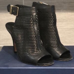 POUR LA VICTOIRE BLACK HEELS SZ 8